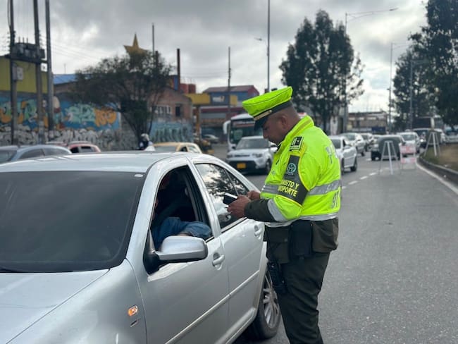 Policía en carretera // Foto: Policía de Tránsito Bogotá
