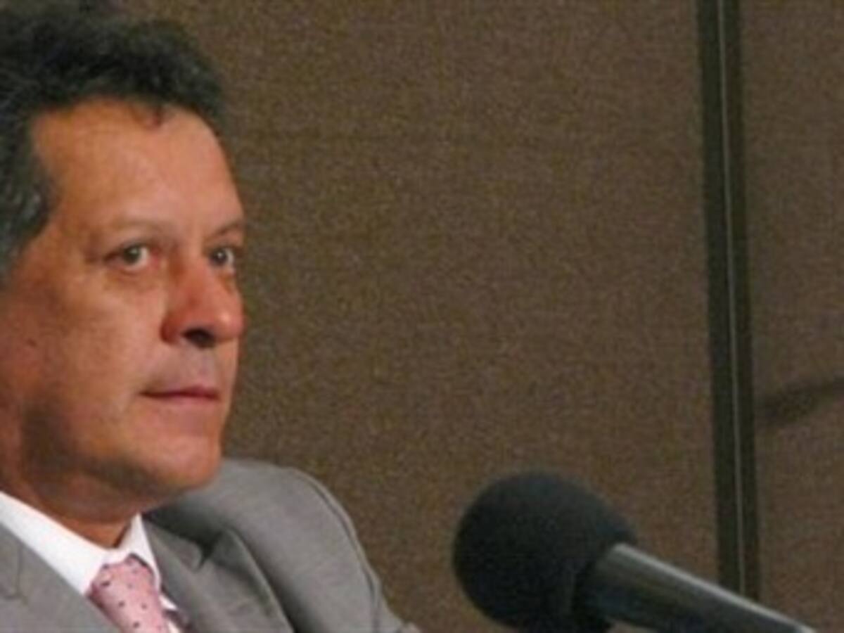 Procuraduría solicita no privar de la libertad a Mario Aranguren por escándalo de 'chuzadas'