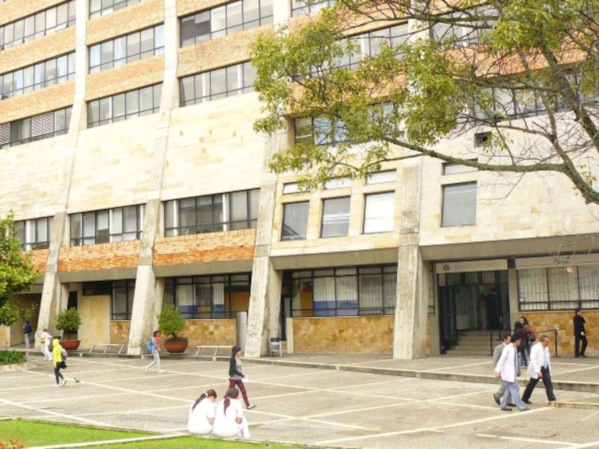 ¿Cuál es el estado de los Hospitales Universitarios del país?