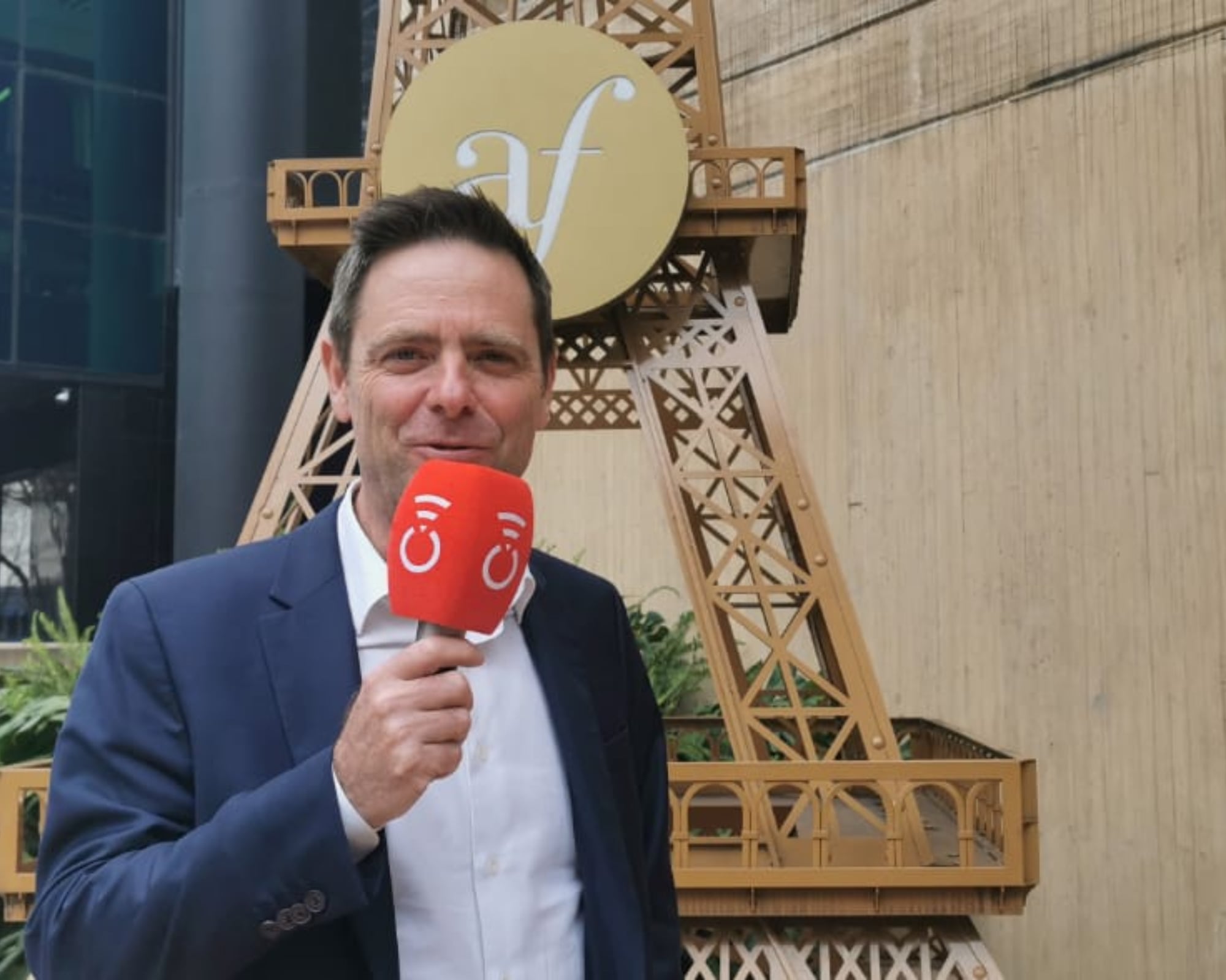 Benoit Larrouquis, diputado de Francia para América Latina y el Caribe, en entrevista con Caracol Radio.
(Foto:   Caracol Radio )