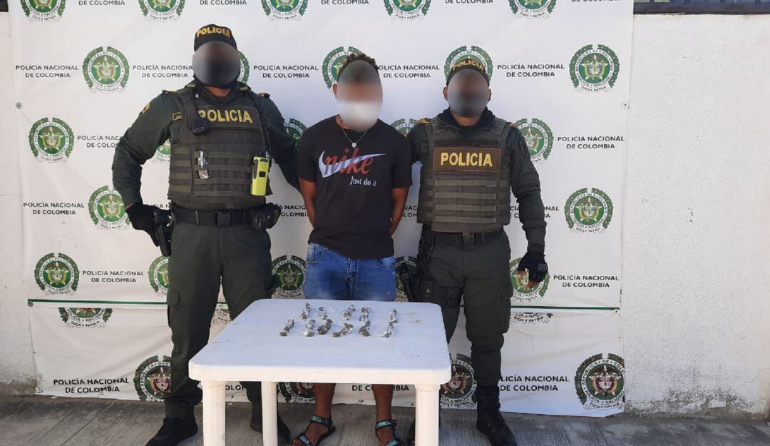 Entre los detenidos se encuentran dos mujeres quienes pretendían viajar con droga a bordo de un vuelo con destino a San Andrés