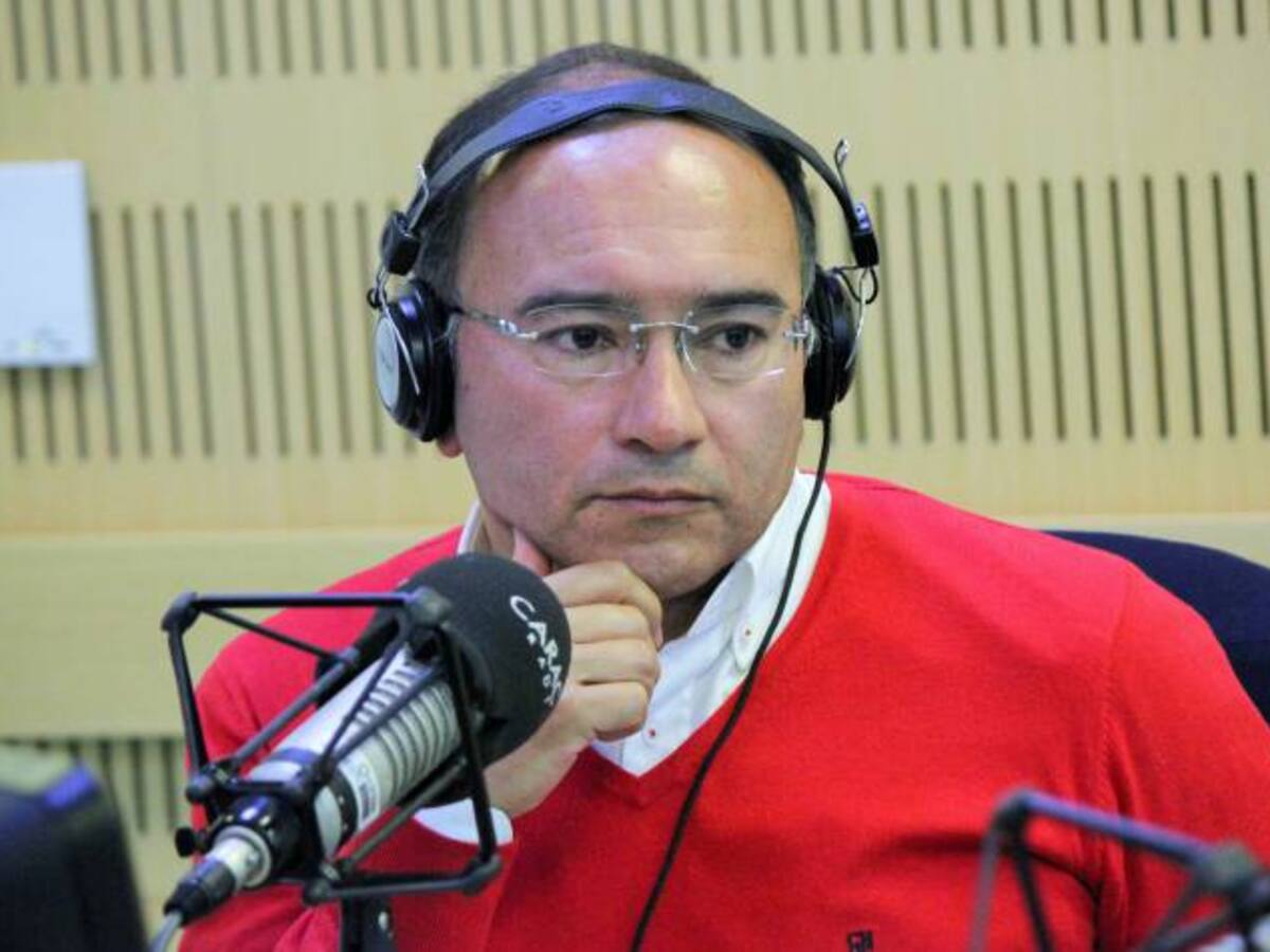 El "fast - track" no es una vía democrática para los acuerdos de paz: Ortiz