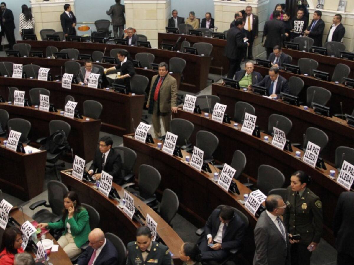 Críticas al Gobierno por incluir a Néstor Humberto Martínez en la terna para fiscal