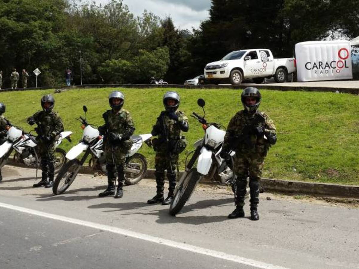 Ejército y Policía escoltan vehículos en Boyacá por amenaza de Paro armado del ELN