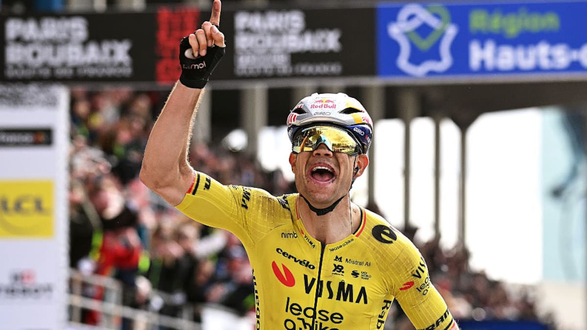 Emocionante victoria de Van Aert sobre Tadej Pogacar en una nueva edición de la París Roubaix