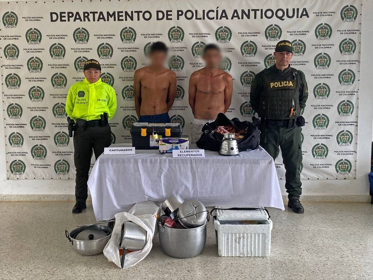 ¡Qué guayabo! Dos ladrones intentaron robar en una casa, se embriagaron y los capturaron