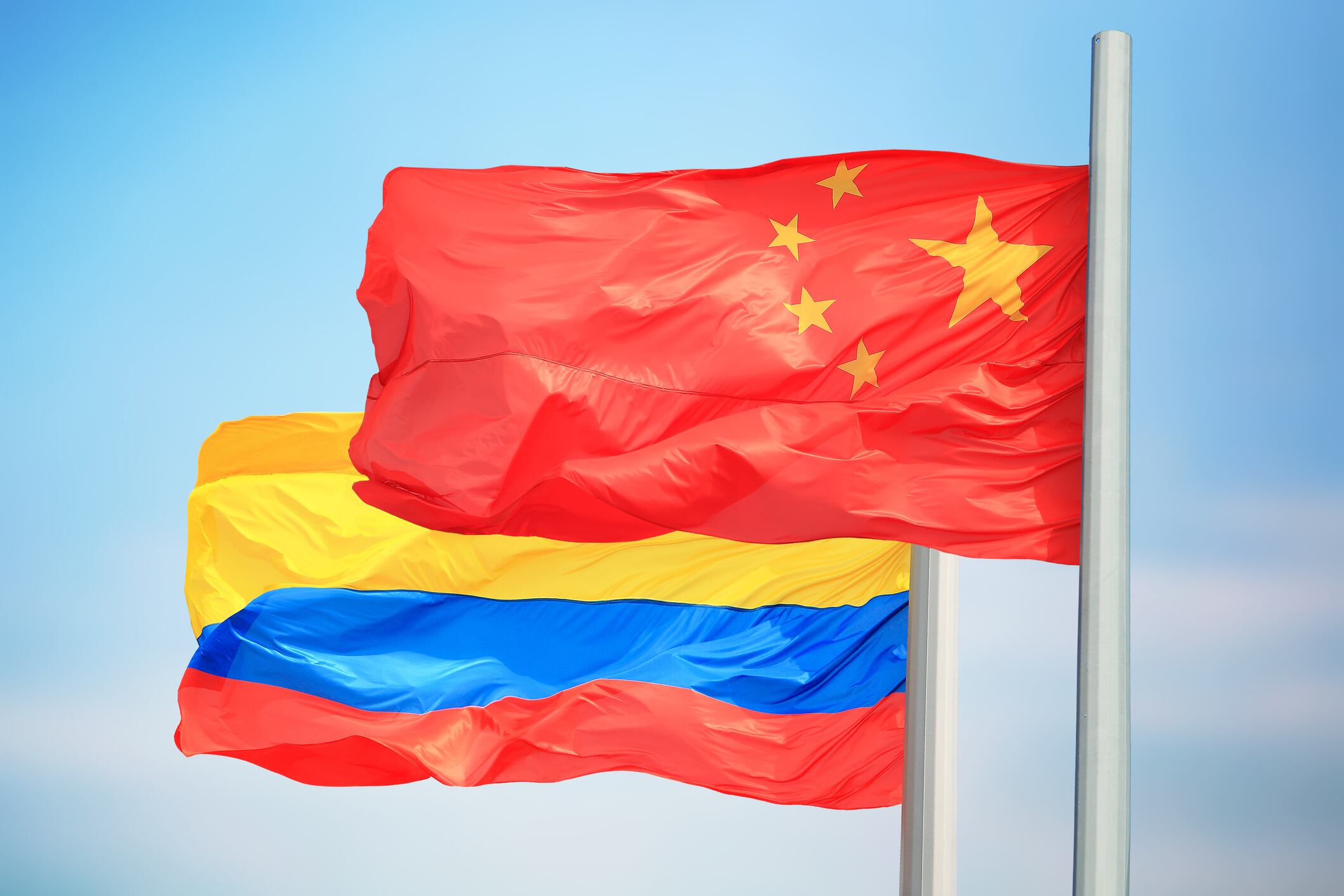 Banderas de China y Colombia. Foto: Getty Images.