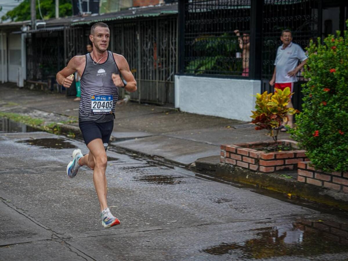 El atleta manizaleño Mario Patiño se ubicó entre los cinco primeros de la Media Maratón de C/marca