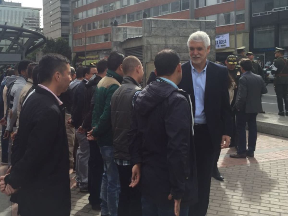 Más de 100 policías vestidos de civil reforzarán seguridad en Transmilenio