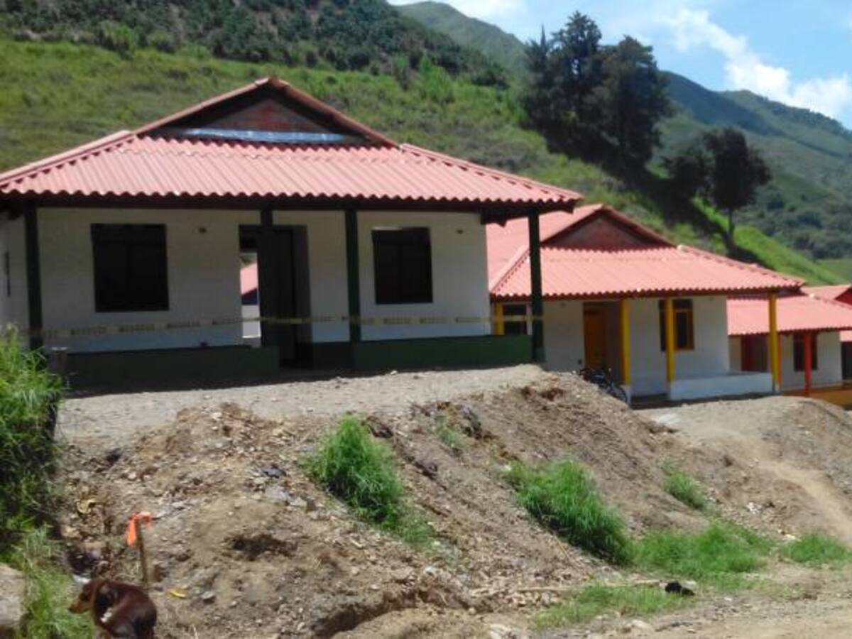En un 86 por ciento avanza reconstrucción de Salgar, Antioquia