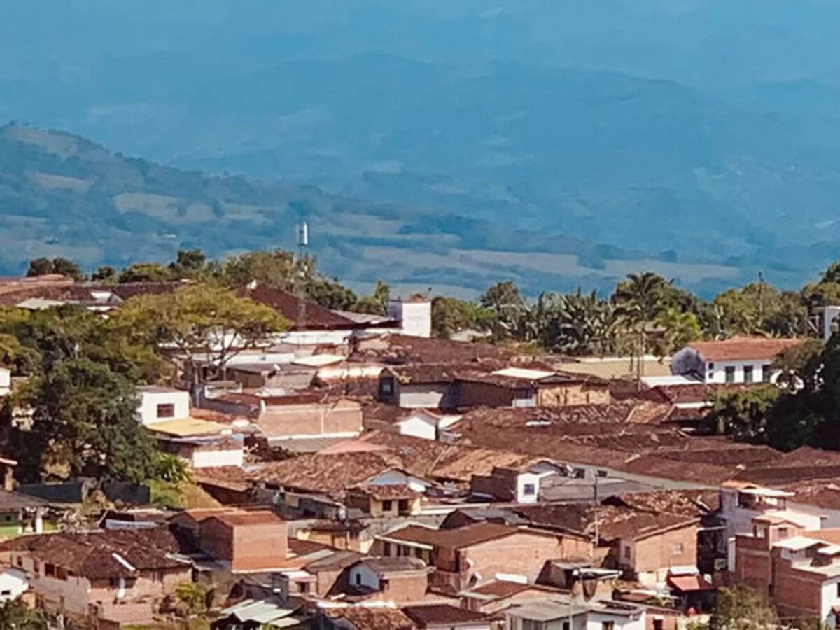 Procuraduría formuló pliego de cargos a concejal de Valparaíso por dar vivienda gratis a su familia