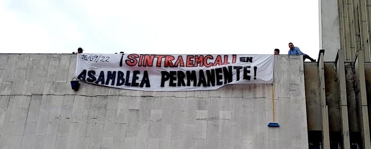 La decisión de desalojar la gerencia de Emcali, se hizo luego de realizar una asamblea y lograr la renuncia de gerentes y mandos medios.