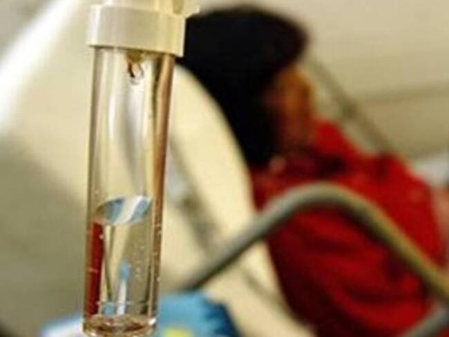 La mujer asegura que ya no puede cargar a su hijo del dolor que siente.