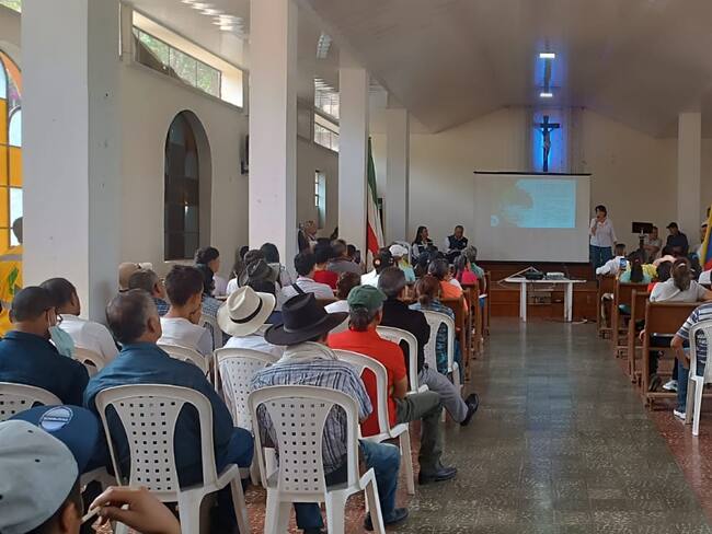 En el municipio de Somondoco, Boyacá, la comunidad hace un llamado a las autoridades competentes para que se tomen medidas con la empresa Gravimax SAS / Foto: Caracol Radio