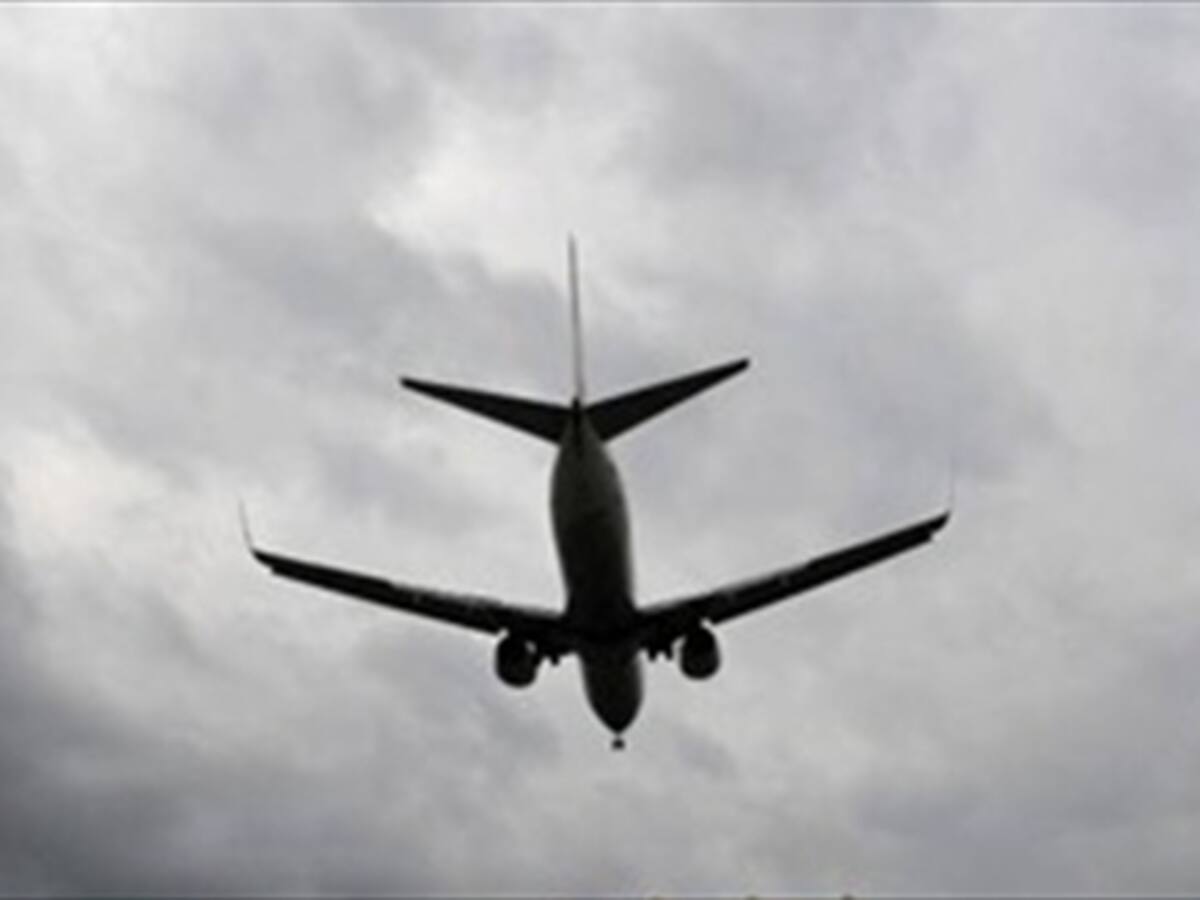 ​Gobierno firma contrato para inversiones en seis aeropuertos del país