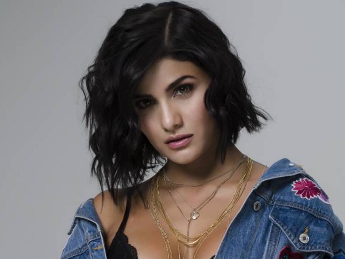 Martina la Peligrosa responde a críticas por cantar en la final de la Liga Águila