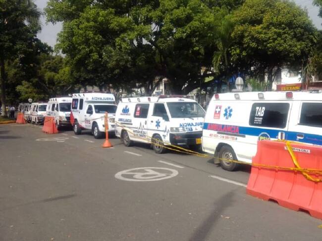 Ambulancias protestan tras recibir fotomultas por pico y placa