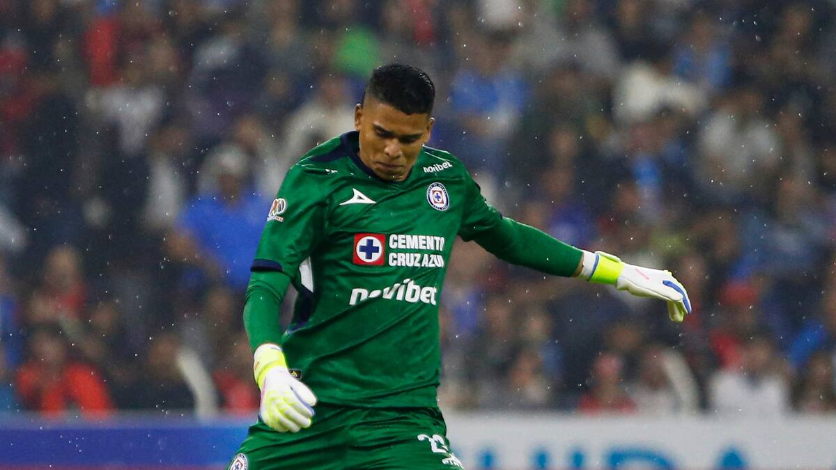 Noche de terror para Kevin Mier: dos errorres garrafales suyos impiden triunfo de Cruz Azul