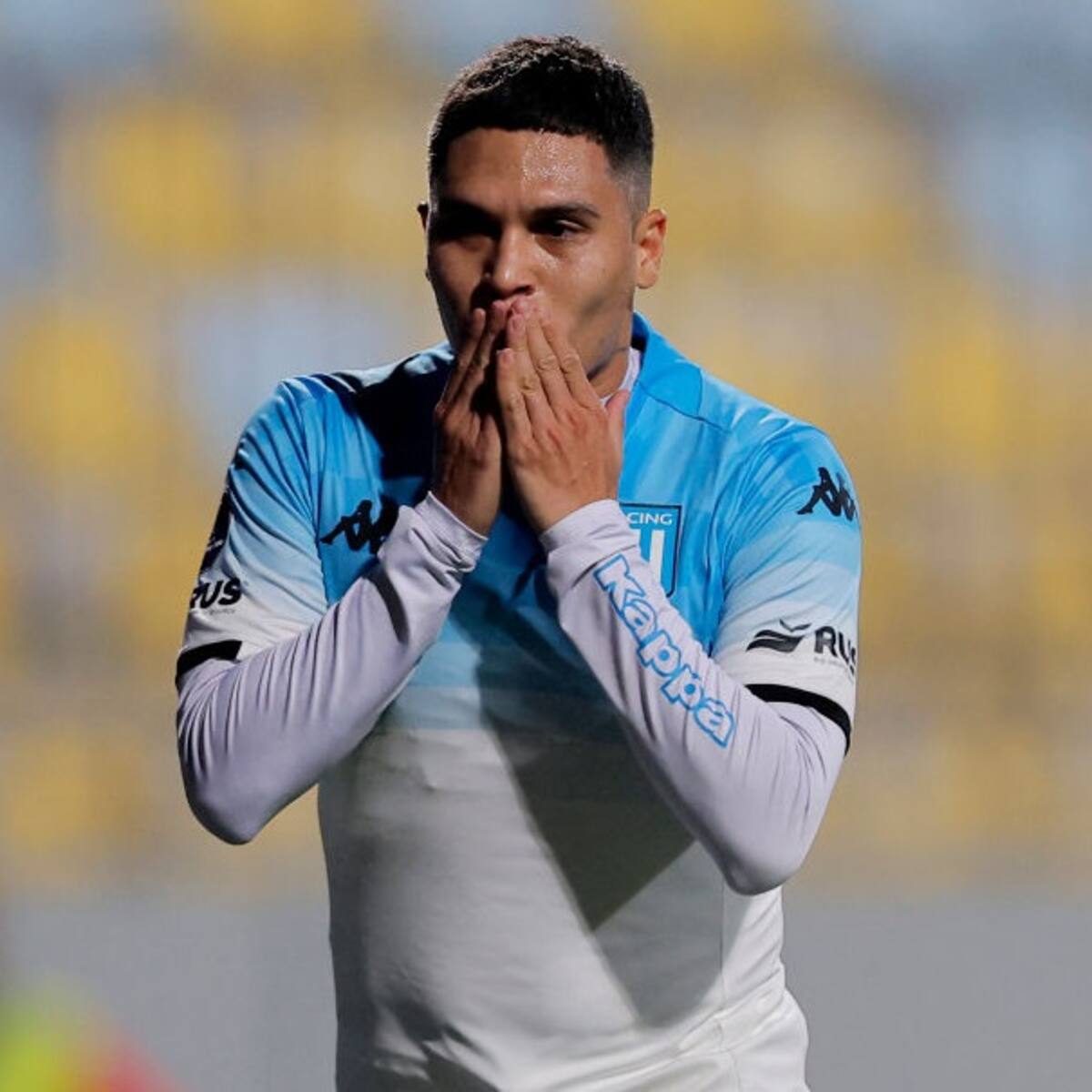 Quintero marca y Carbonero asiste en triunfo de Racing ante Huachipato por Sudamericana