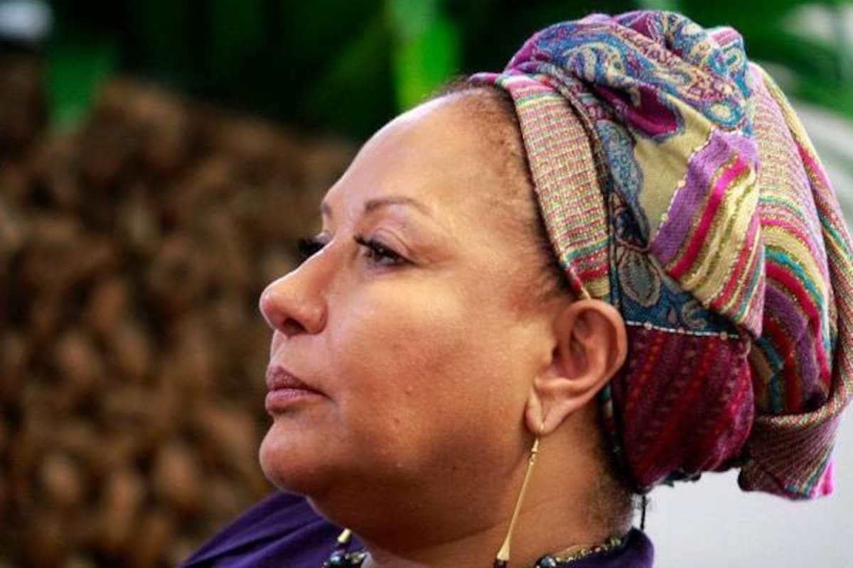 Piedad Córdoba aunque polémica una aguerrida luchadora por los derechos humanos.