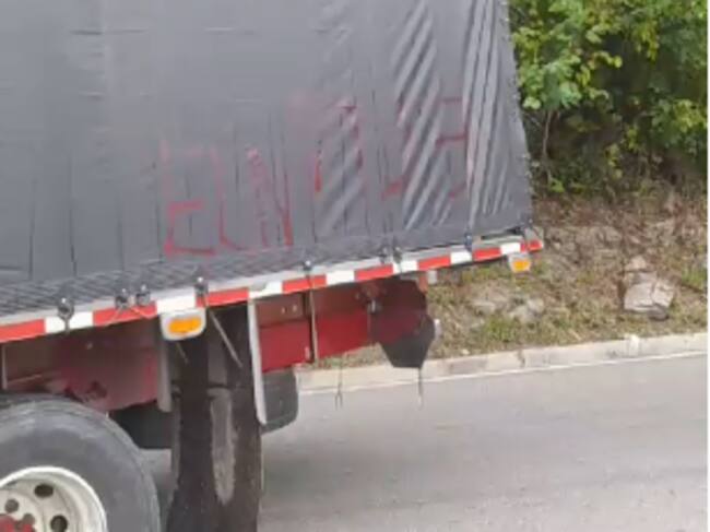 Los camiones que marcaron integrantes del ELN. Foto: cortesía