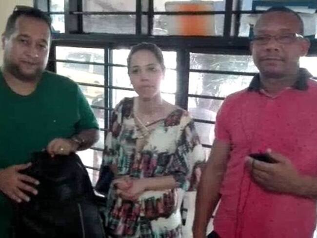 Taxista devuelve bolso que habían olvidado turistas brasileros en Cartagena