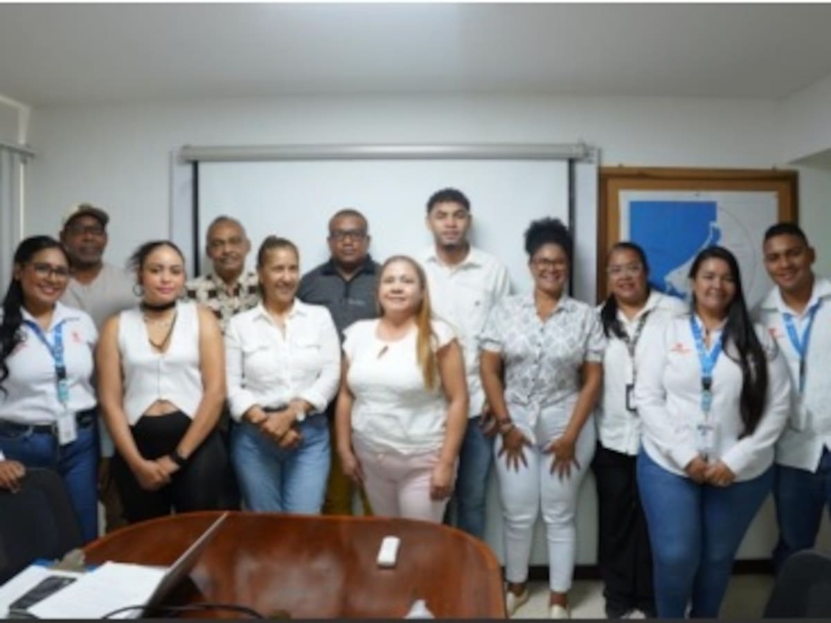 Instalan comité para fortalecer participación comunitaria en modernización del aeropuerto