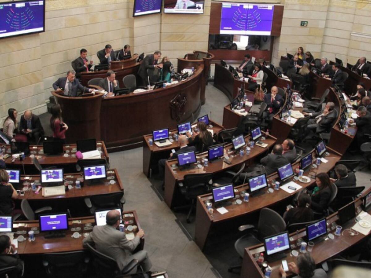 Al tablero las excusas que usan los congresistas para no asistir al Congreso