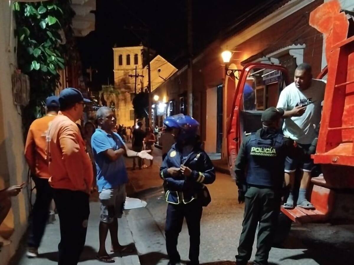 Inmovilizada volqueta que cargaba escombros en Getsemaní en horas no autorizadas