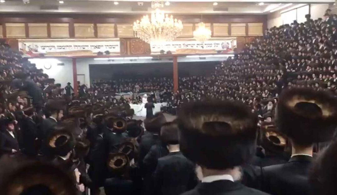 Más de 7000 asistentes en una boda judía celebrada en Nueva York, EE.UU.