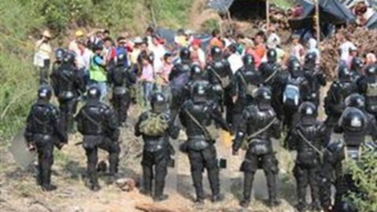 Enfrentamientos entre campesinos y policías en El Quimbo, Huila, deja 22 heridos