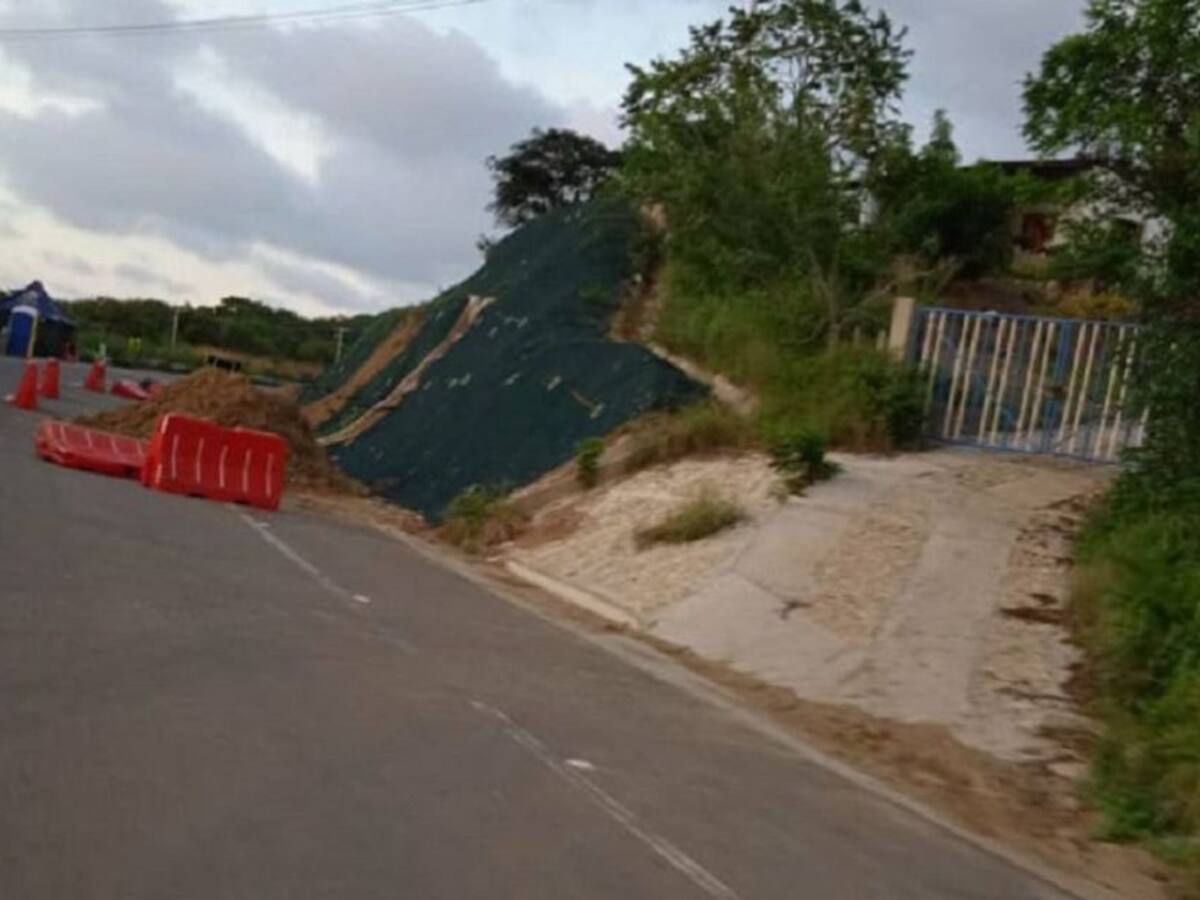 Advierten deslizamientos en vía Barranquilla - Cartagena