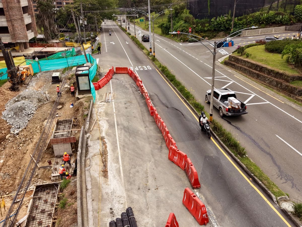 Avanzan obras en el sector Chuscalito para recuperar la movilidad en la vía Las Palmas de Medellín