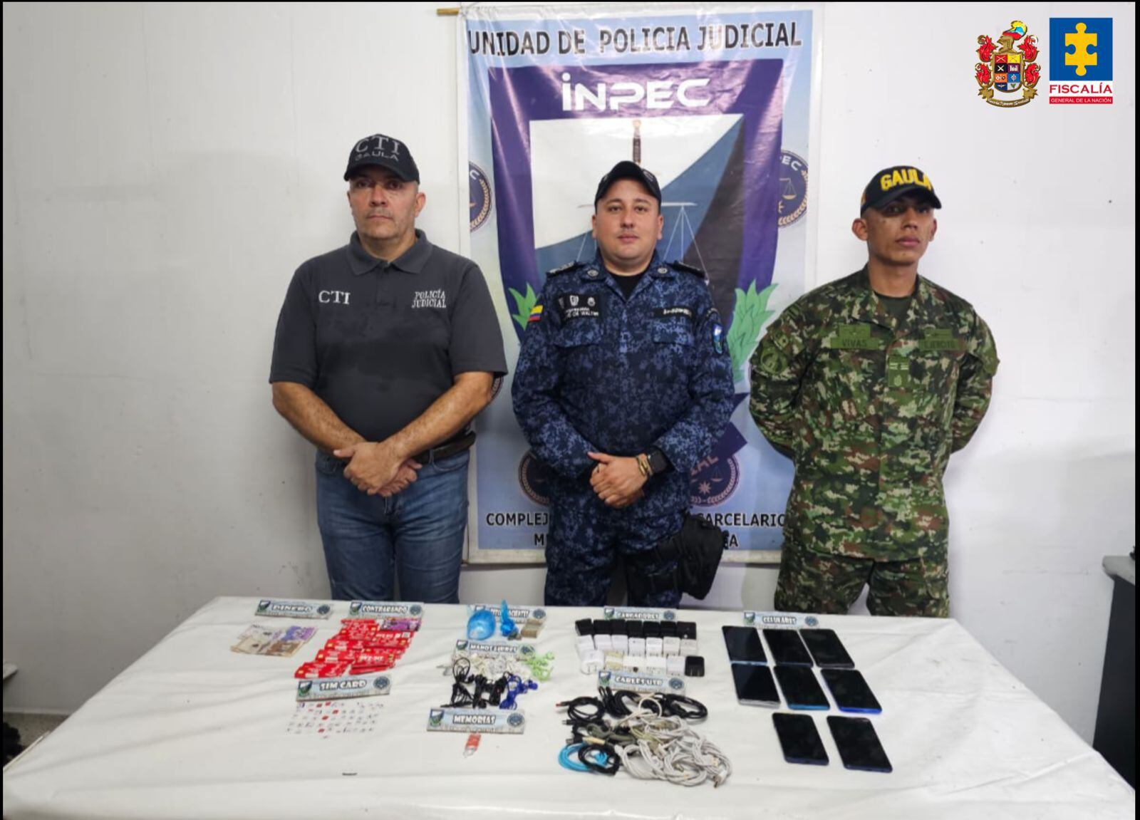 Autoridades luego de allanamiento de la cárcel modelo. Cortesía: Ejército Nacional.