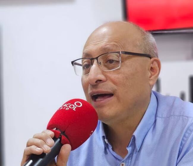 Nicolás Toro Muñoz - Caracol Radio