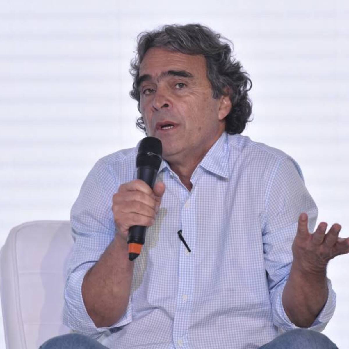 "No nos vamos a juntar con Petro": Fajardo cierra puertas a eventual diálogo
