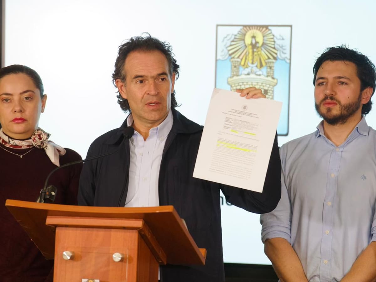 Alcalde de Medellín califica de “mamadera de gallo” el actuar del Gobierno por crisis de la salud