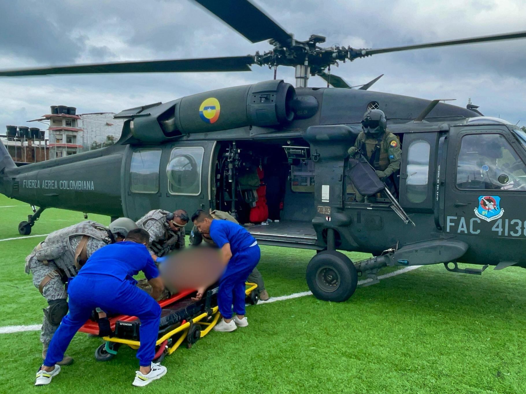 Traslado soldados heridos en Chocó a Medellín- foto CACOM5