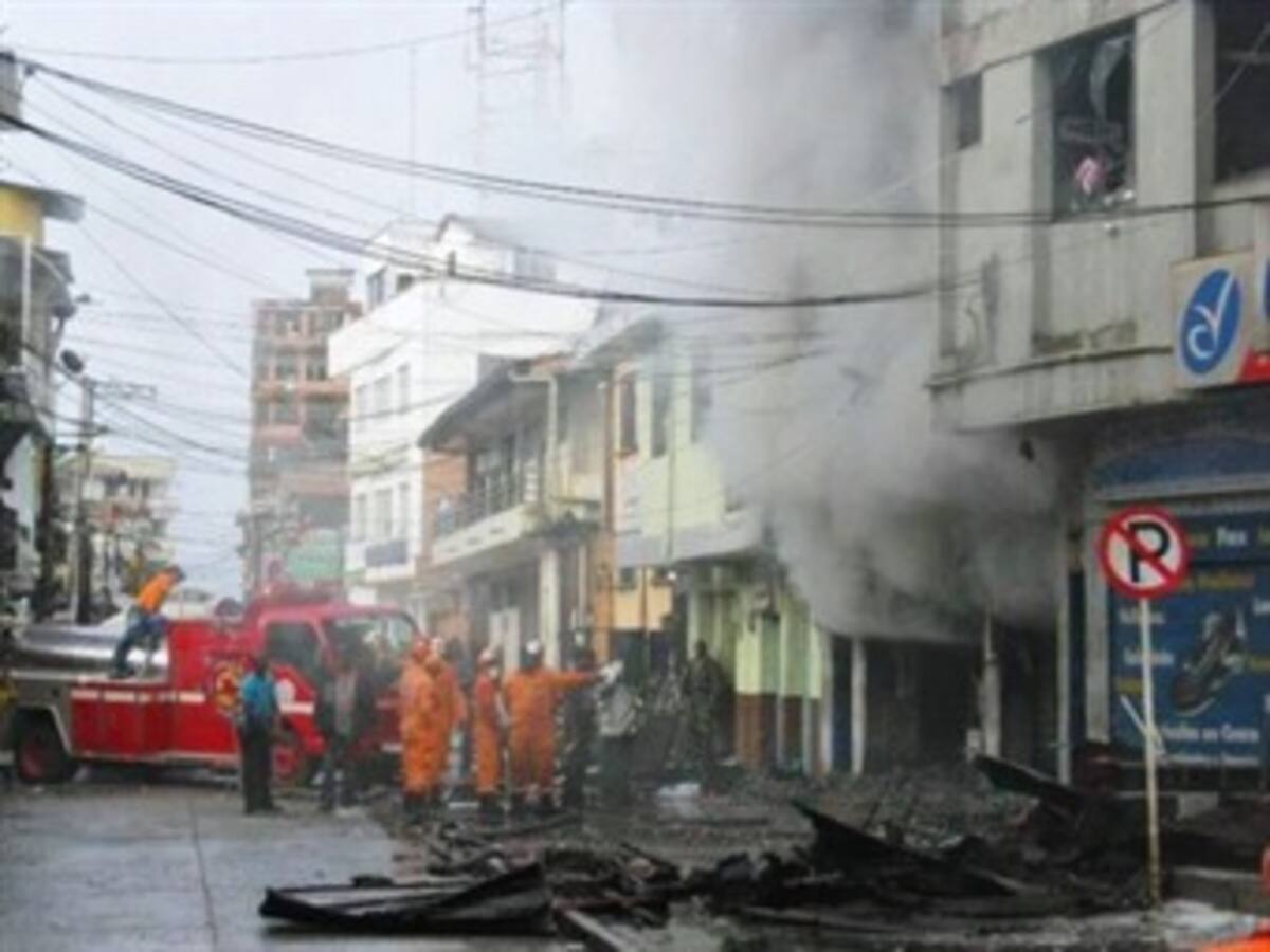 Luego de 10 horas controlan incendio en el centro de Quibdó