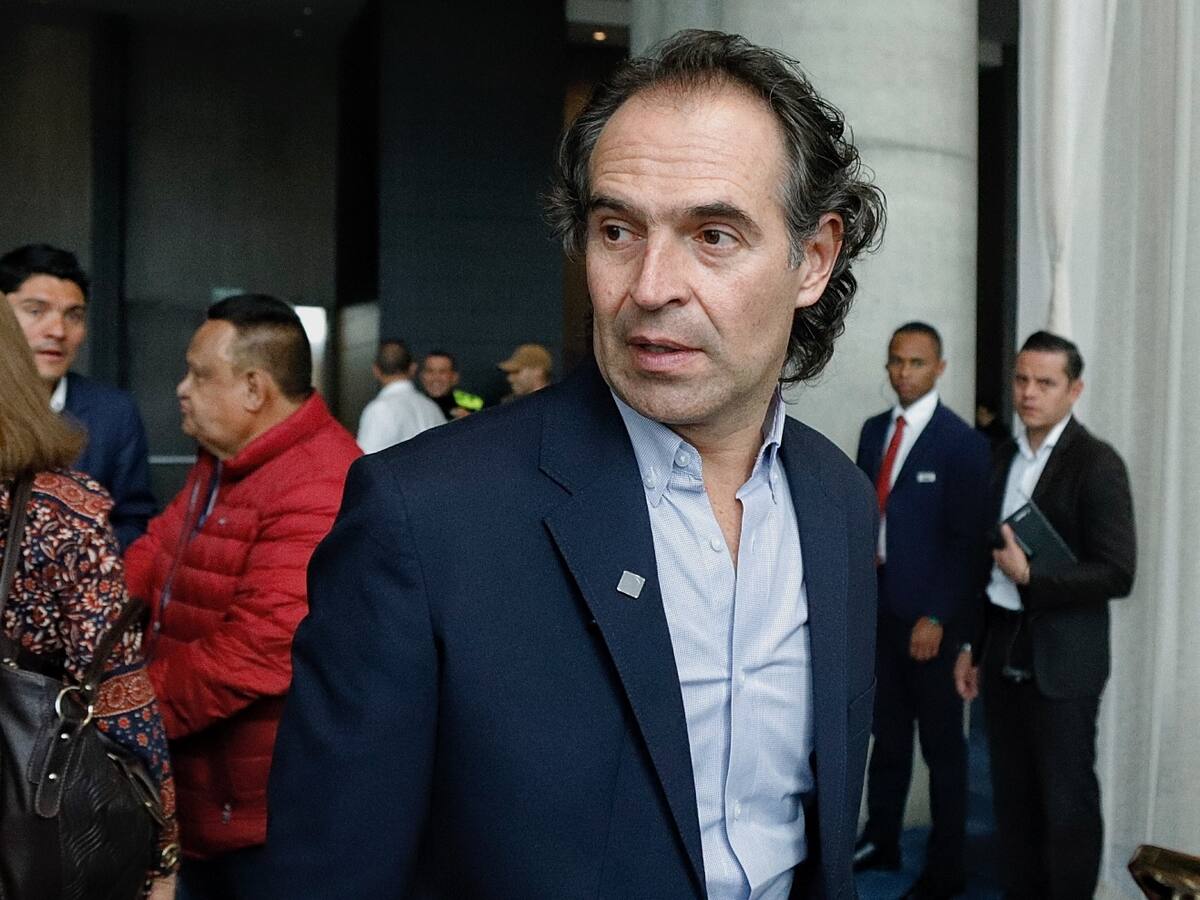 El alcalde de Medellín le pidió al Gobierno Nacional que no siga ahogando las EPS