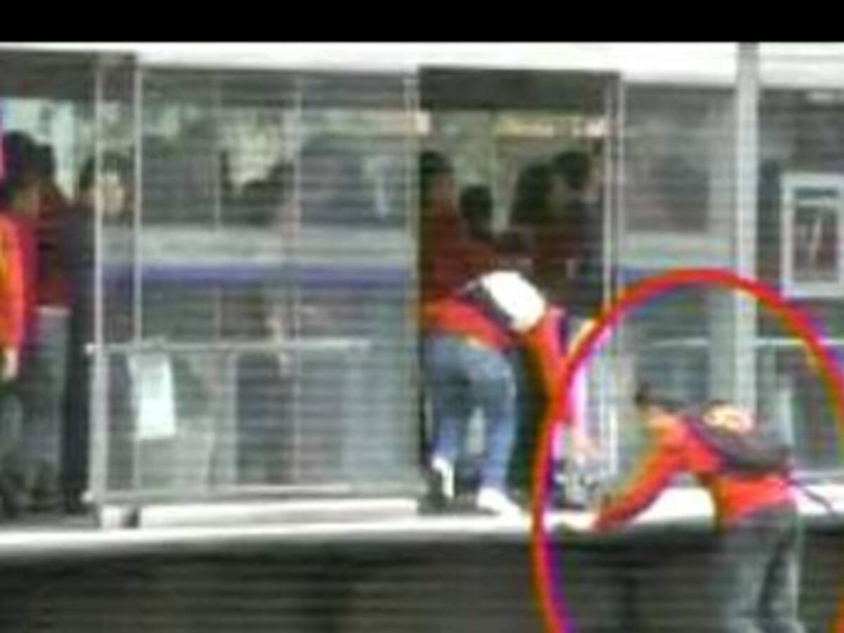 Diariamente la Policía detecta 38 personas que intentan 'colarse' en Transmilenio