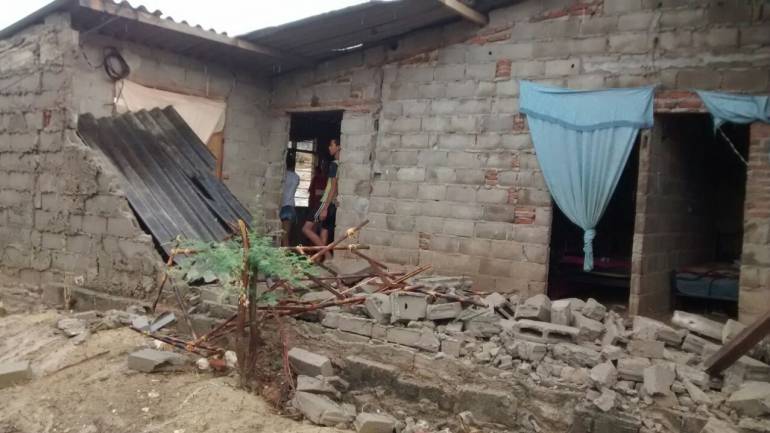 Una de las casas afectadas con las lluvias y fuertes vientos en el municipio de Sabana Larga.