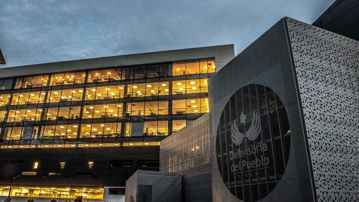 Zancadillas y reuniones de medianoche: la campaña de las potenciales defensoras