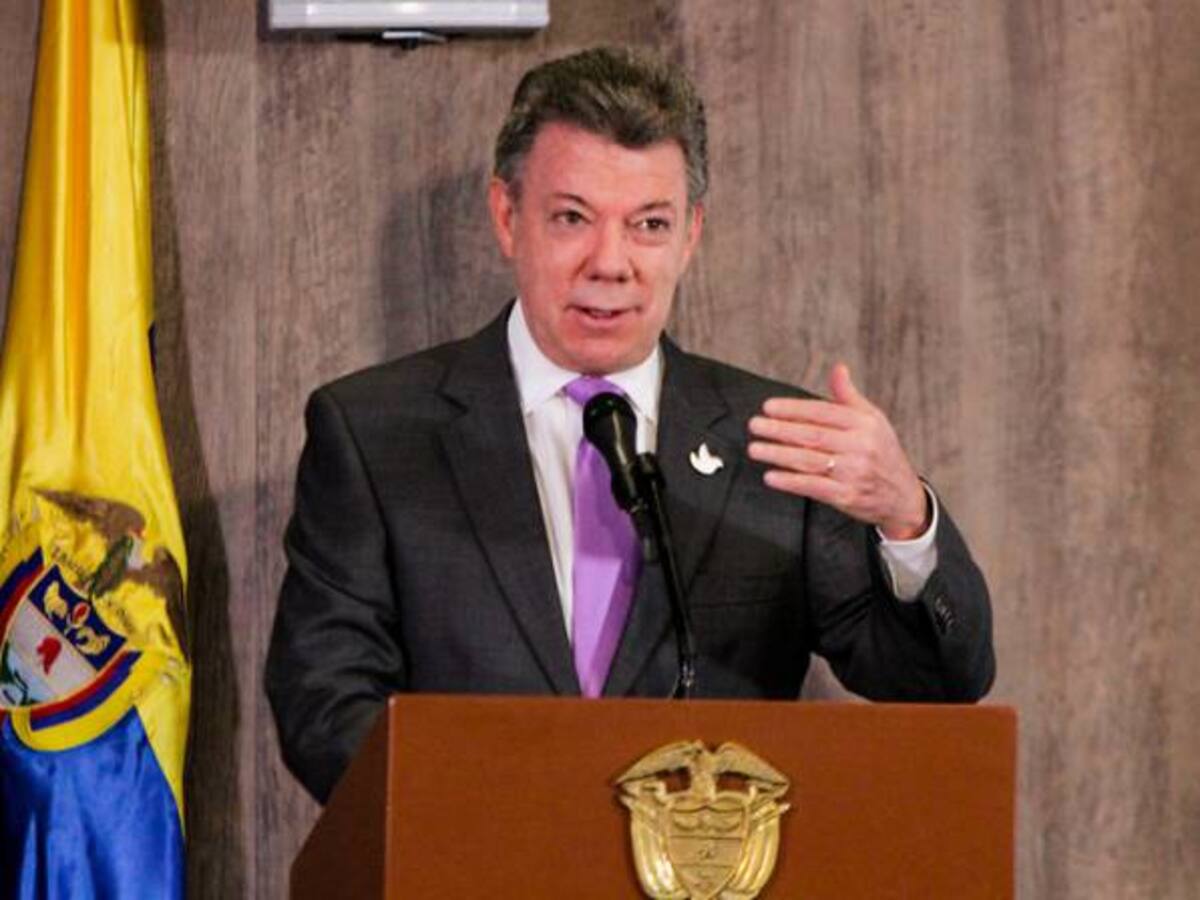 Me rio de los opositores a la paz que dicen que soy miembro de las Farc: Santos