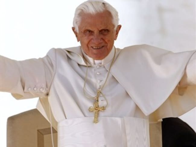 El papa Benedicto XVI rezó su último Ángelus sin grandes sorpresas