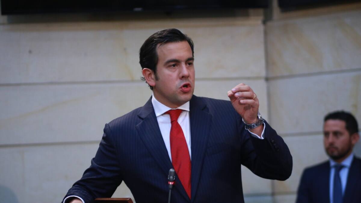 Rodrigo Lara y el Nuevo Liberalismo vuelven a enfrentarse: esta vez por la elección del contralor general