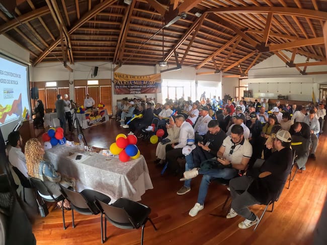 Líderes de los 123 municipios y 13 provincias participaron en Villa de Leyva en la Primera Convención de Dirigentes hacia la “Boyacá Milagro”, donde definieron una ruta de organización territorial y una iniciativa para apoyar la reconstrucción tras el terremoto.