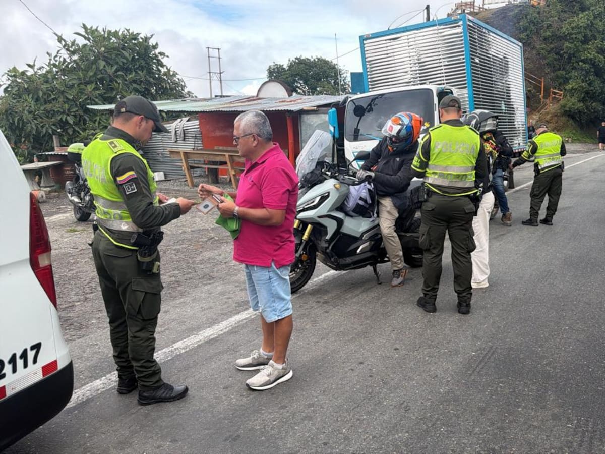 Policía de Tránsito del Quindío y la atención especial en la vía La Línea en Semana Santa