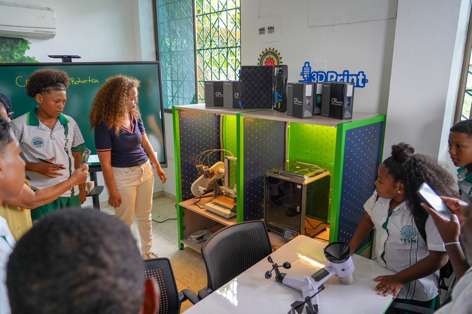 El Ministerio de Ciencias inaugura 13 Laboratorios STEAM para transformar el territorio en Tumaco, Nariño.