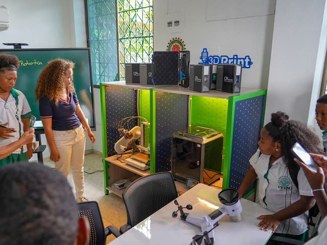 El Ministerio de Ciencias inaugura 13 Laboratorios STEAM para transformar el territorio en Tumaco, Nariño.